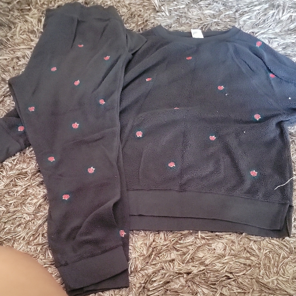 Cozy Black Kids Pajamas with Pink Accents